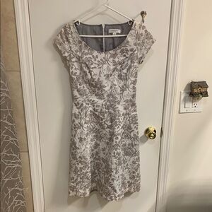 Isaac Mizrahi for Target Gray/White Sheath Midi Dress with Cap Sleeves in Sz 6